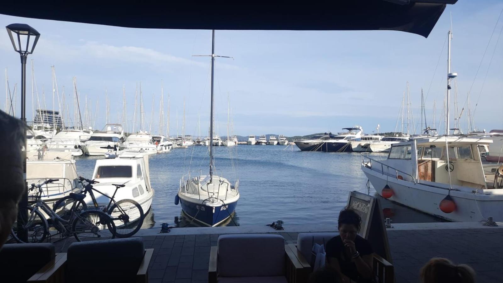 Apartmani Linda Vodice Zewnętrze zdjęcie